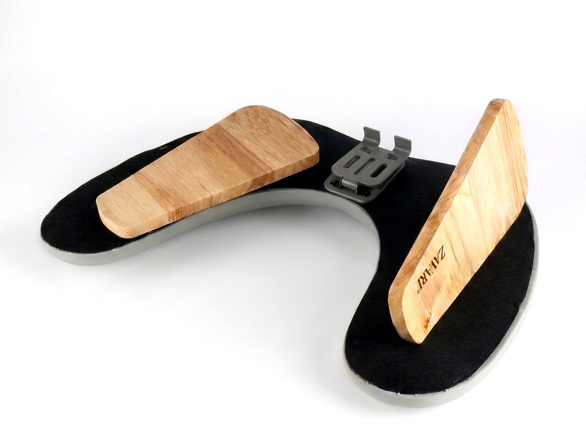 Reposamanos ZAVARI Estándar con patas de madera abatibles, mostrando su mecanismo plegable